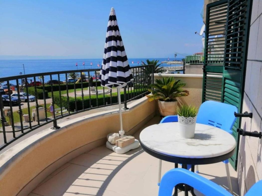 Apartment Dalma Podgora Ngoại thất bức ảnh